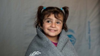 UNHCR:s värmande filtar värmer familjer i vinter.