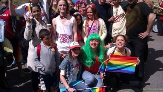 Sverige för UNHCR:s fantastiska värvare står upp för lika rättigheter under West Pride i Göteborg.