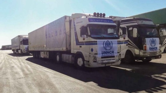 "Idag har UNHCR nått DeirEzzor i Syrien. Vi vill nå ut till alla som behöver hjälp i Syrien - om vi får tillträde" skriver UNHCR Syria på Twitter. 