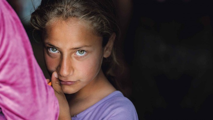 70 miljoner människor är på flykt i världen - var och en med sin historia. Av alla flyktingar är hälften barn som Noora från Syrien. Vi kallar det Human Facts.