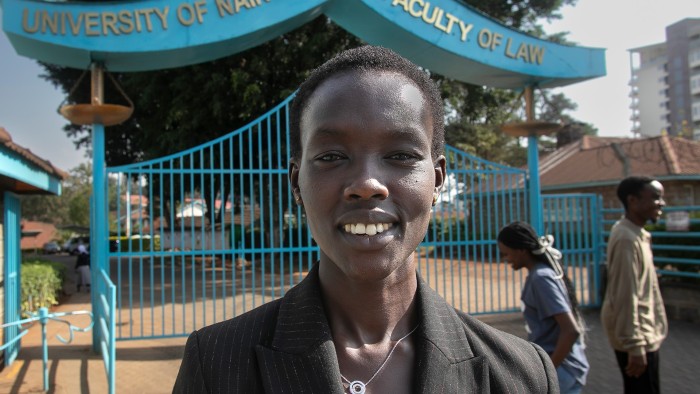 Monicah Malith framför univeristetet